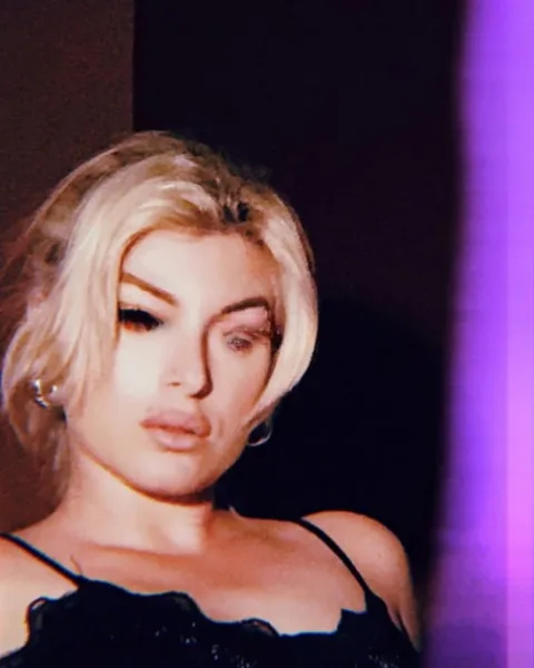Photo from listing “Karen”, age 26