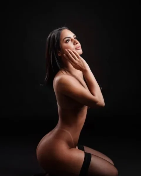 Photo from listing “Naomi”, age 27