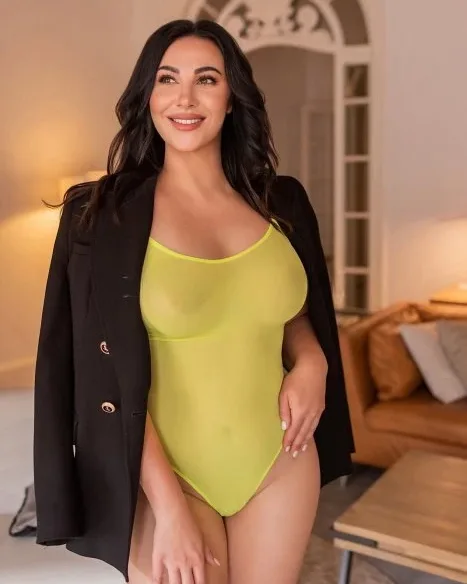 Photo from listing “Monica”, age 28