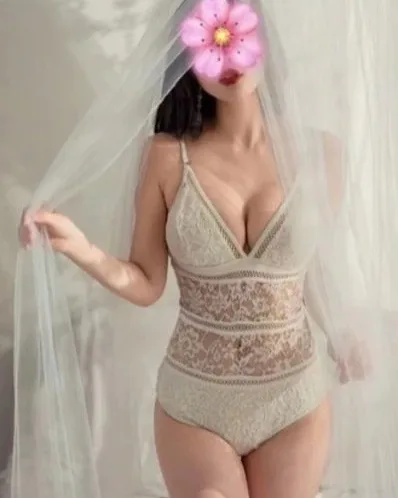 Photo from listing “Mina 100% Originalbilder!”, age 23