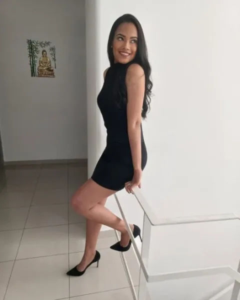 Photo from listing “Veronica”, age 25