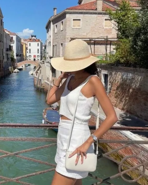 Photo from listing “Julia”, age 30