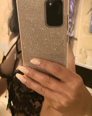 Photo from listing “Isabel”, age 33
