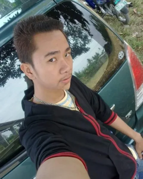 Photo from listing “kirito528”, age 32