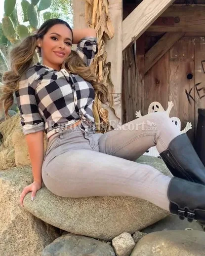 Photo from listing “Lindy”, age 26