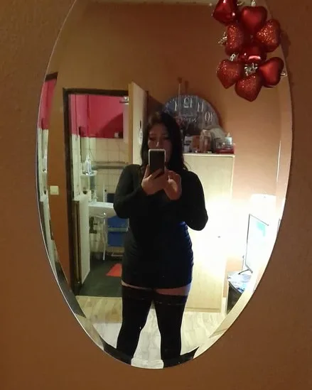 Photo from listing “Deutsche Hannah, DT Profi”, age 33