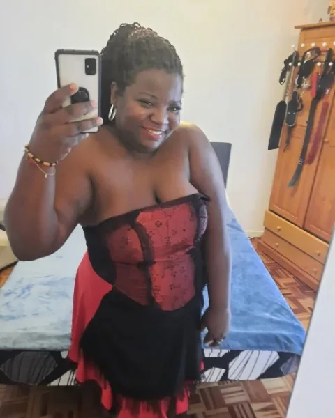 Photo from listing “Mia”, age 31