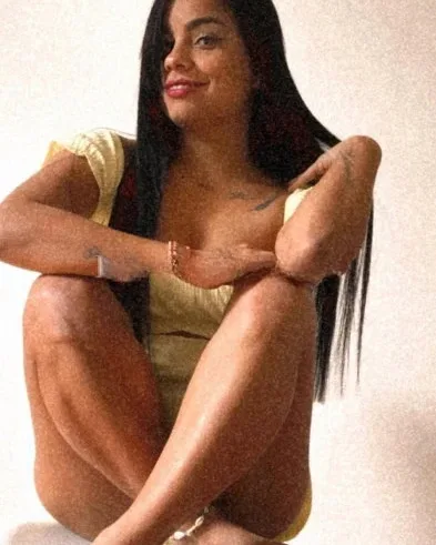Photo from listing “Isabella”, age 25