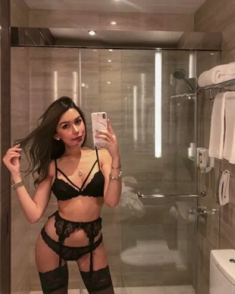 Photo from listing “Olive”, age 25