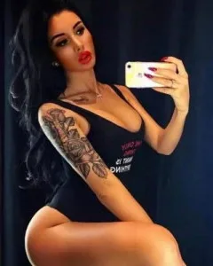 Photo from listing “Isabelle”, age 27