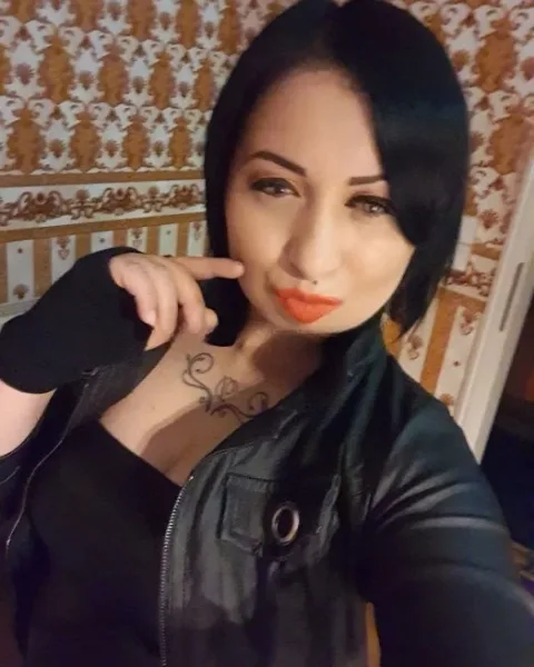 Photo from listing “Angie”, age 33