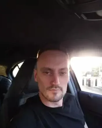Photo from listing “Viktor 33 Jaar”, age 34