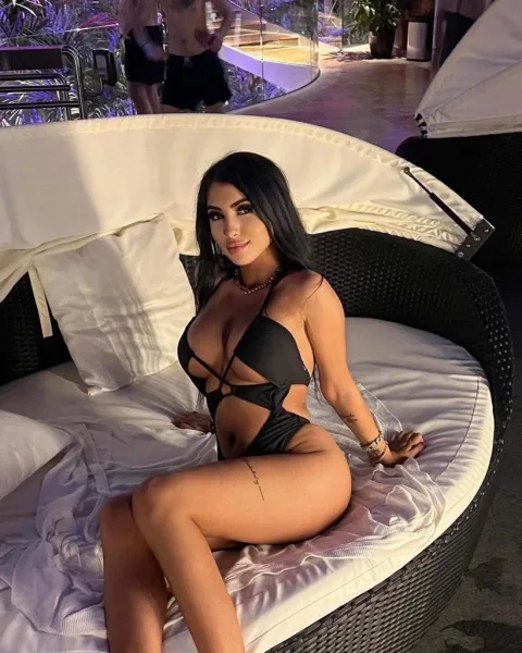 Photo from listing “Deea Tip Top Service1”, age 25