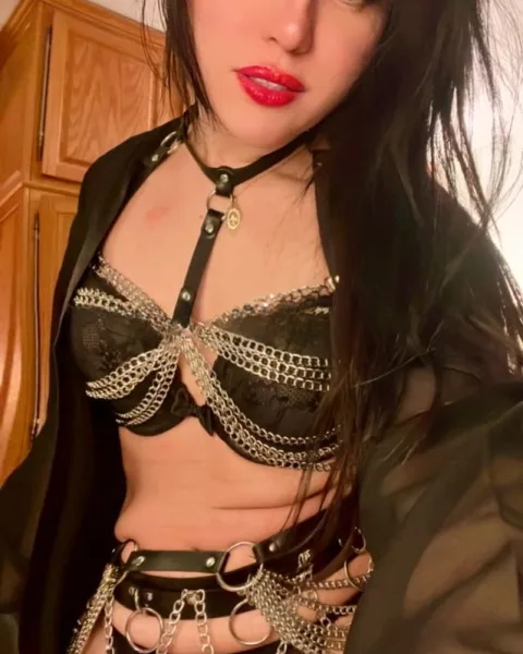 Photo from listing “Alessandra”, age 29