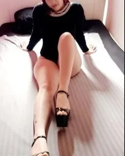 Photo from listing “Laura”, age 23