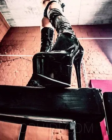 Photo from listing “Sophia”, age 35