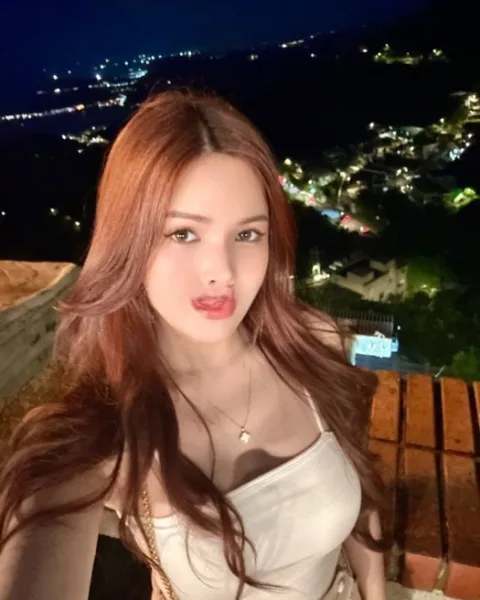 Photo from listing “Samarie”, age 26