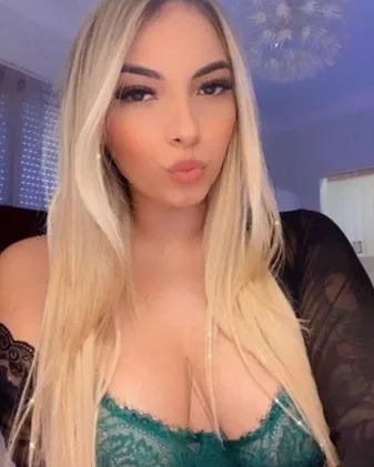 Photo from listing “Larissa Aus Brazil”, age 27