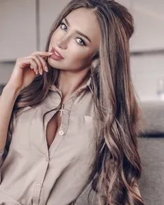 Photo from listing “Lili”, age 27