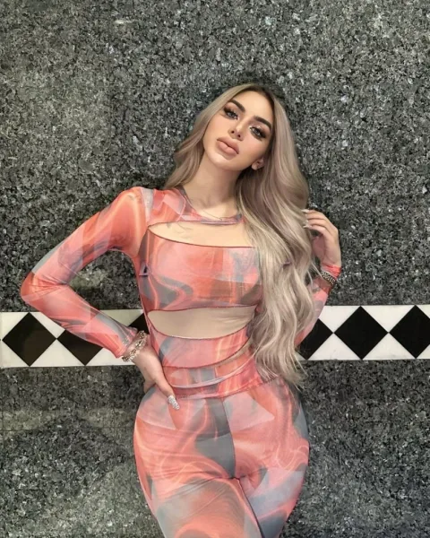 Photo from listing “Luna Satisfaction”, age 20