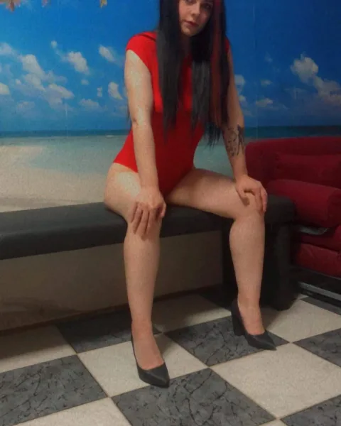 Photo from listing “Ariana 19 Hot Top”, age 33