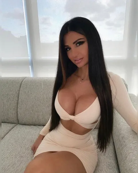 Photo from listing “Dior”, age 23