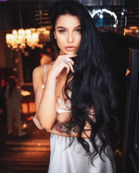 Photo from listing “Anna”, age 21