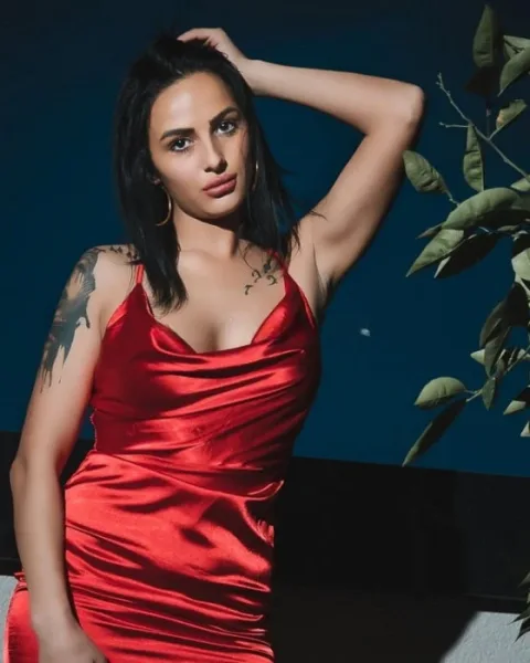 Photo from listing “Derya”, age 25