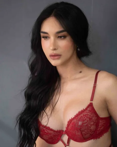 Photo from listing “Alexandra Gomez”, age 26