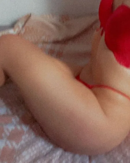 Photo from listing “Loura”, age 29