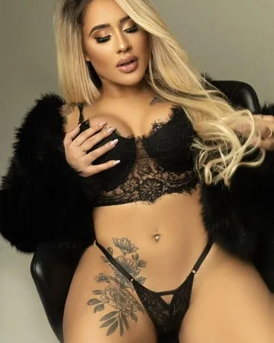Photo from listing “Cassie”, age 23