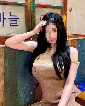 Photo from listing “Nana”, age 18