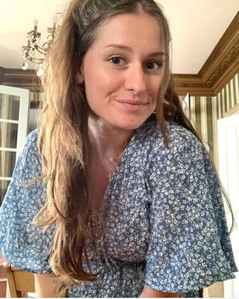 Photo from listing “Laura”, age 26