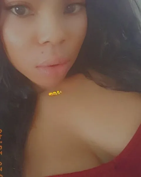 Photo from listing “Lisa”, age 26