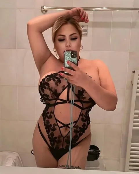 Photo from listing “Ashlysexi”, age 27
