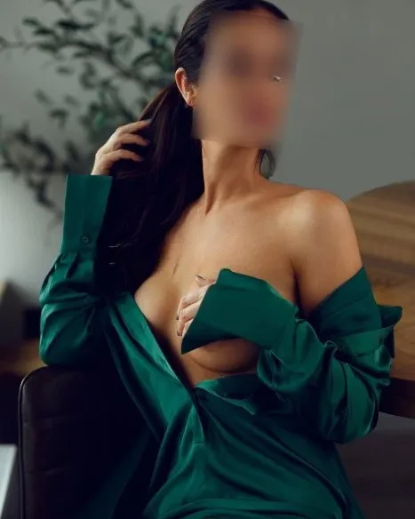 Photo from listing “Eve Mae”, age 30