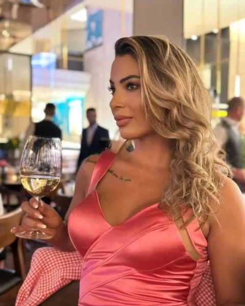 Photo from listing “Karolinne”, age 27
