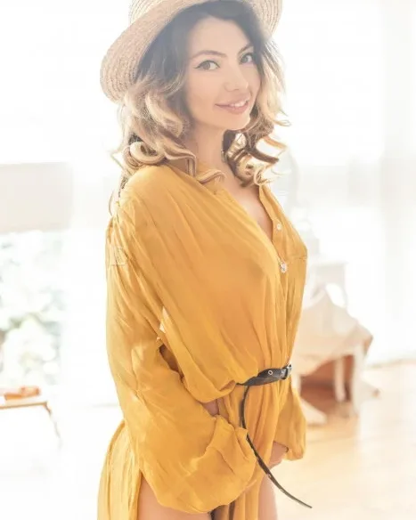 Photo from listing “Anna”, age 31