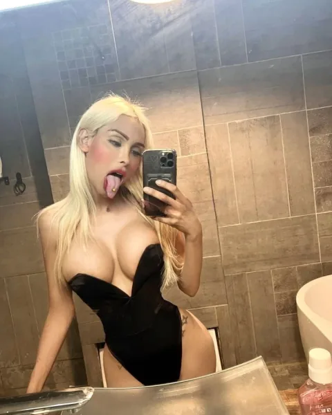 Photo from listing “Mia K”, age 23