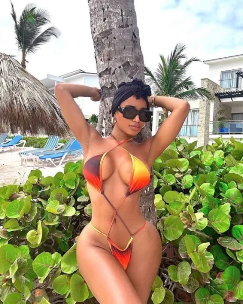 Photo from listing “Lola”, age 27