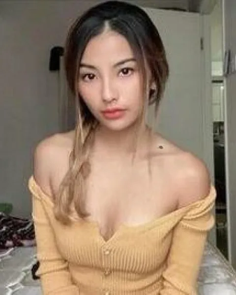 Photo from listing “Sarah”, age 24