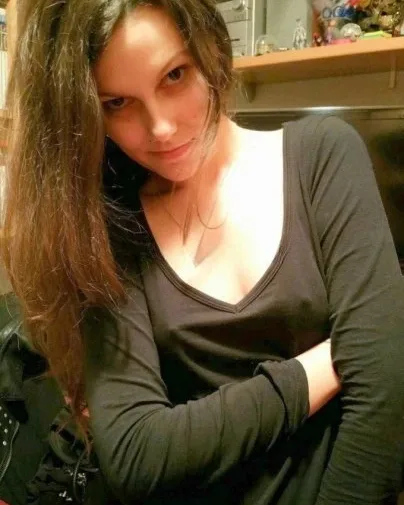 Photo from listing “Clara”, age 31