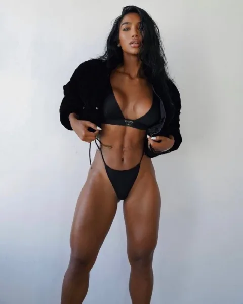 Photo from listing “Isabel”, age 23