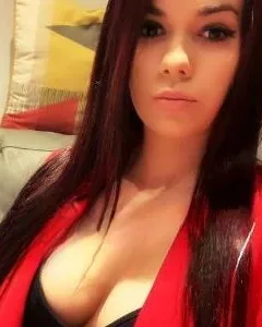 Photo from listing “Lucia”, age 23