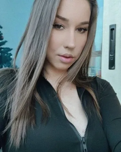 Photo from listing “Lisa”, age 20