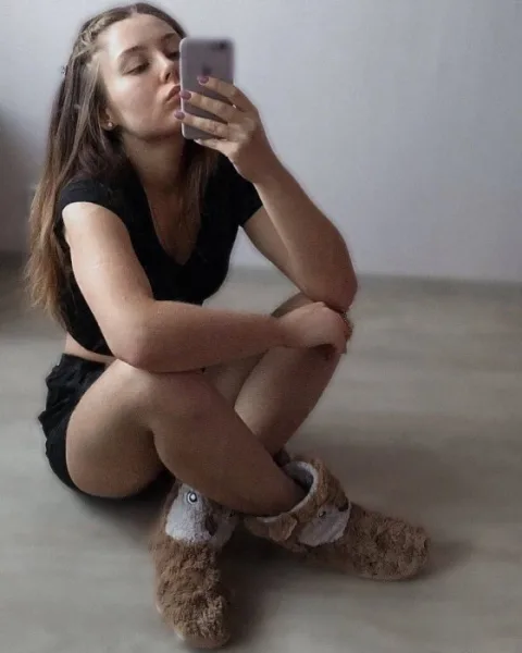 Photo from listing “Sigred”, age 23