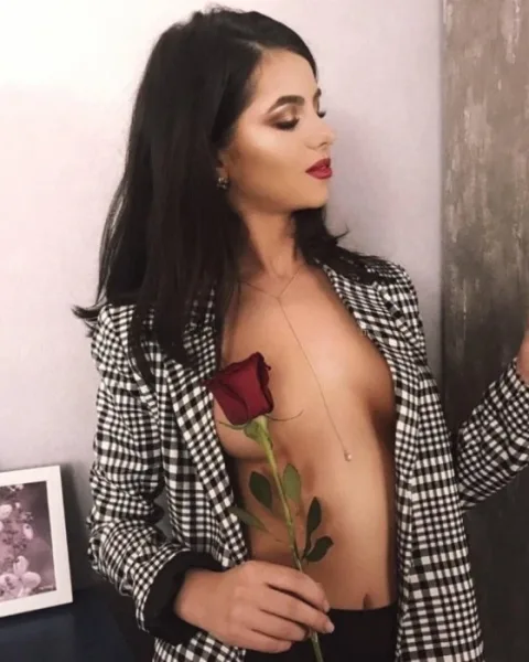 Photo from listing “Flora”, age 24