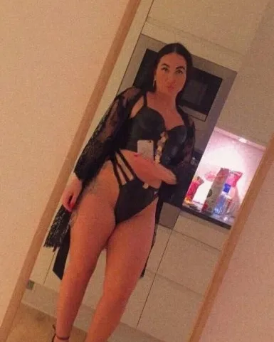 Photo from listing “Nicole”, age 27