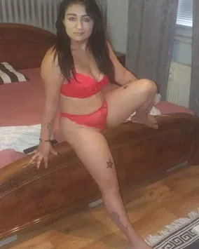 Photo from listing “Bella Ganz Neu”, age 28