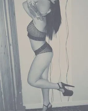 Photo from listing “Roxy”, age 18